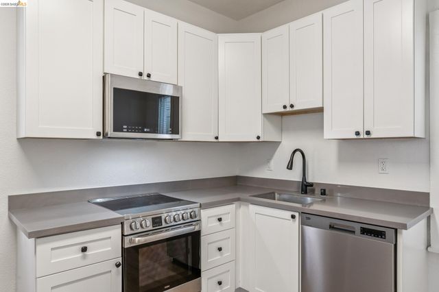 4722-4726 Shattuck Ave, Oakland, CA 94609