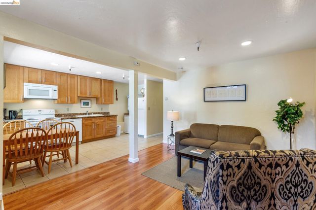 4722-4726 Shattuck Ave, Oakland, CA 94609
