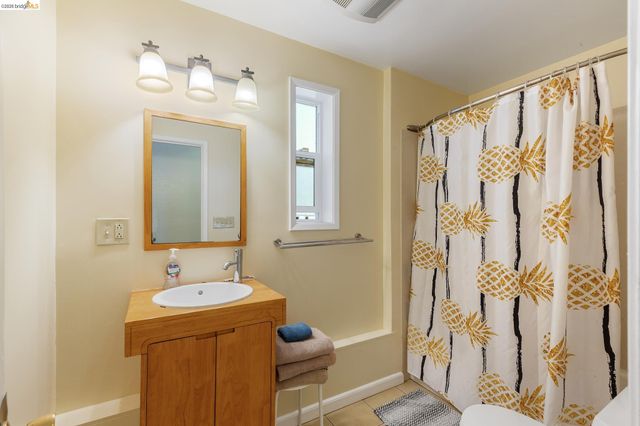 4722-4726 Shattuck Ave, Oakland, CA 94609