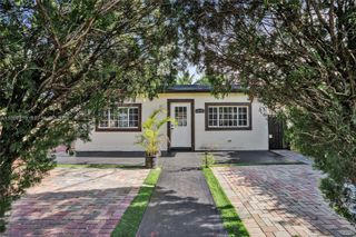 2158 NW 100th St, Miami, FL 33147