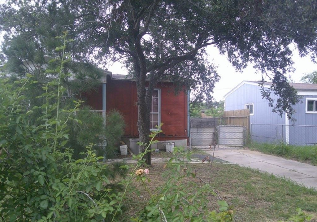 1714 Tarlton St, Corpus Christi, TX 78415 — photo 4
