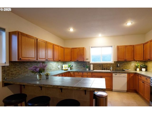 675 Peach Rd, Waterville, WA 98858