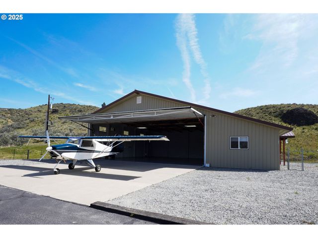 675 Peach Rd, Waterville, WA 98858