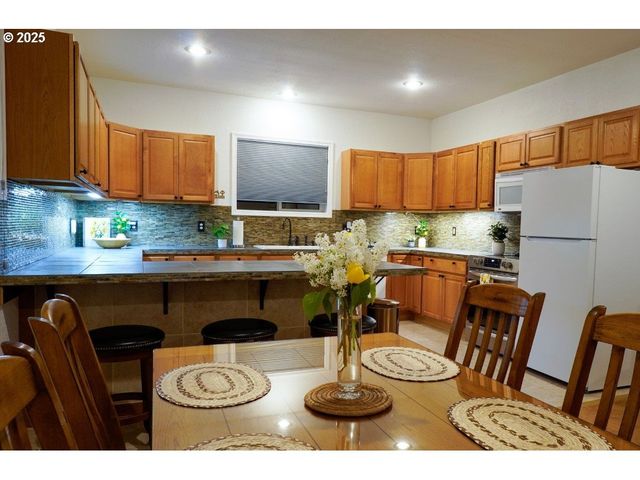 675 Peach Rd, Waterville, WA 98858