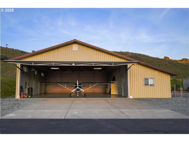 675 Peach Rd, Waterville, WA 98858