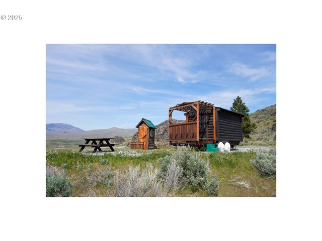 675 Peach Rd, Waterville, WA 98858