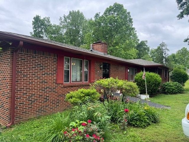 2168 Jefferson Rd, Smithville, TN 37166