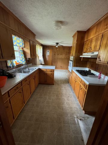 2168 Jefferson Rd, Smithville, TN 37166