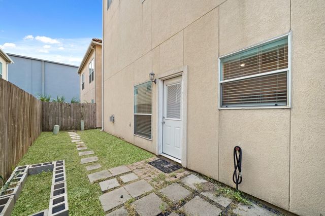 6115 Windwater Pointe, Houston, TX 77036