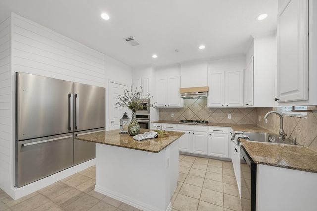 6115 Windwater Pointe, Houston, TX 77036