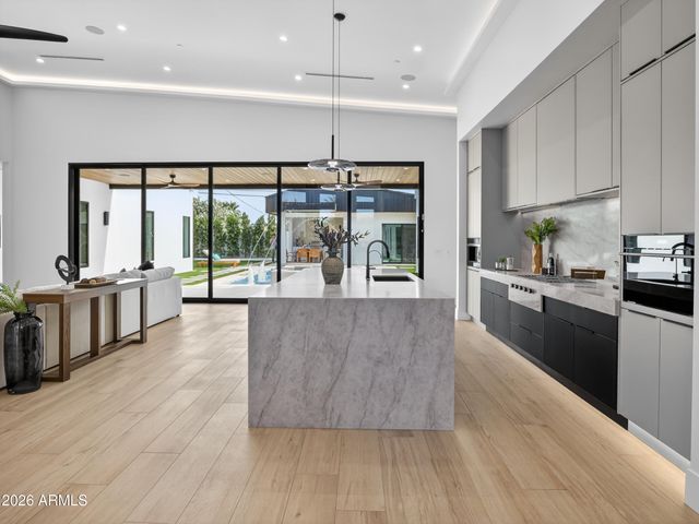 8237 E Coolidge Street, Scottsdale, AZ 85251