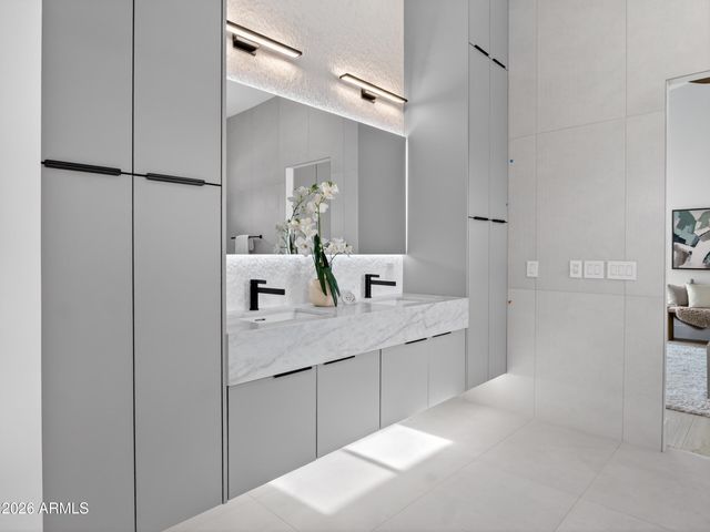 8237 E Coolidge Street, Scottsdale, AZ 85251