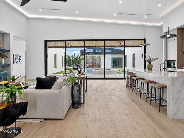 8237 E Coolidge Street, Scottsdale, AZ 85251