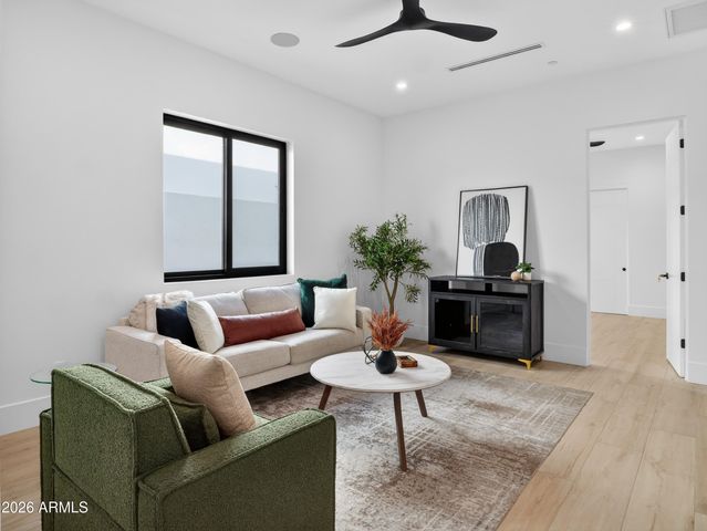 8237 E Coolidge Street, Scottsdale, AZ 85251