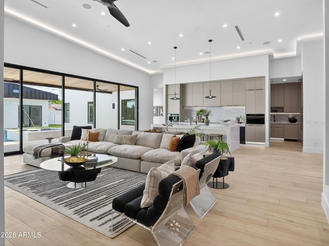 8237 E Coolidge Street, Scottsdale, AZ 85251