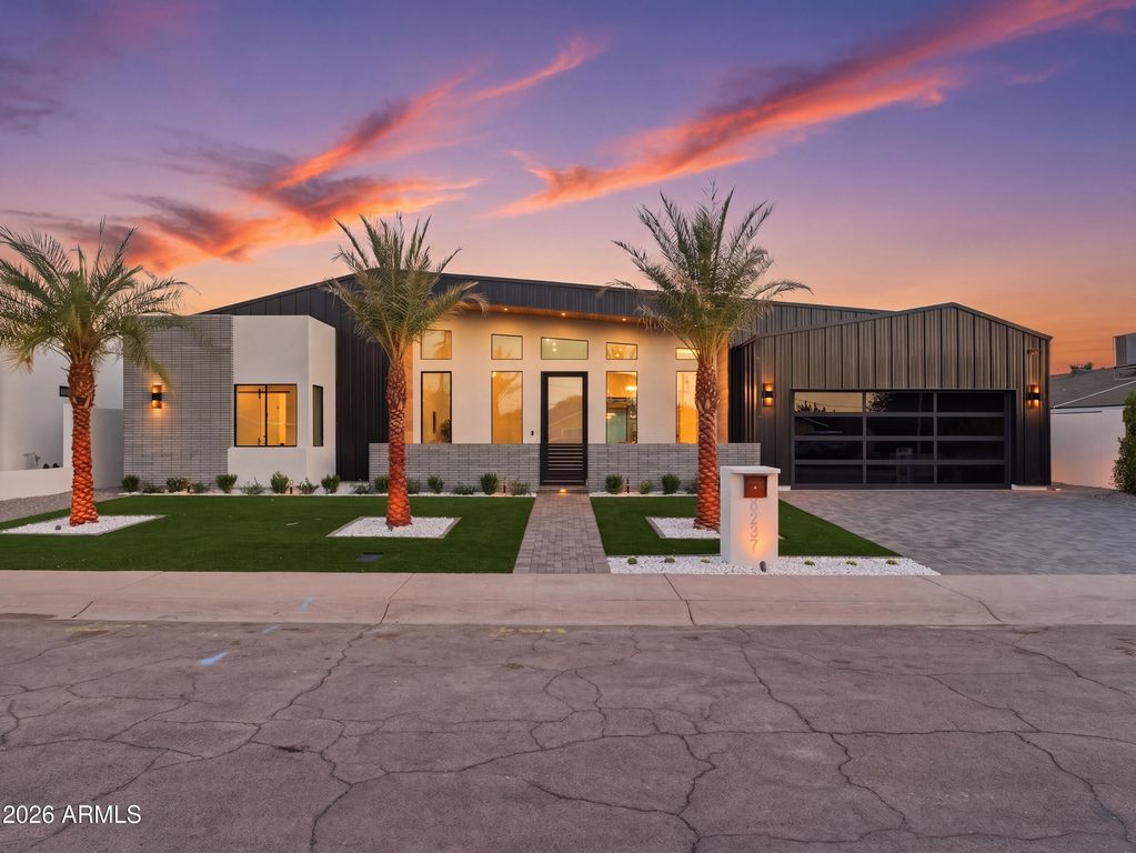 8237 E Coolidge Street, Scottsdale, AZ 85251