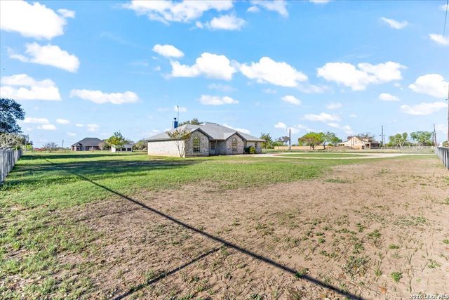 14890 Saint Hedwig Rd, St Hedwig, TX 78152