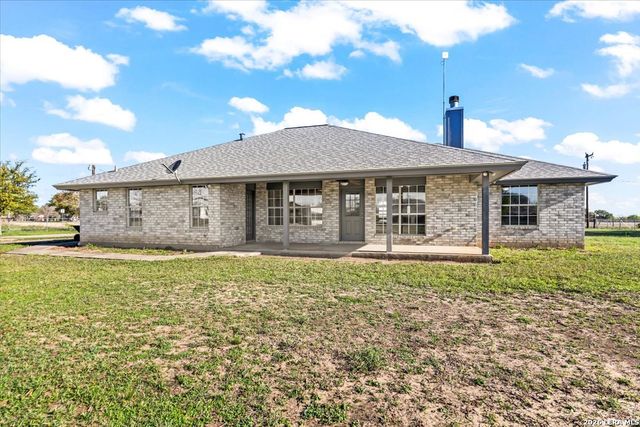 14890 Saint Hedwig Rd, St Hedwig, TX 78152