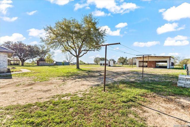 14890 Saint Hedwig Rd, St Hedwig, TX 78152