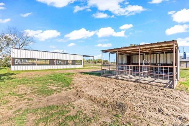 14890 Saint Hedwig Rd, St Hedwig, TX 78152