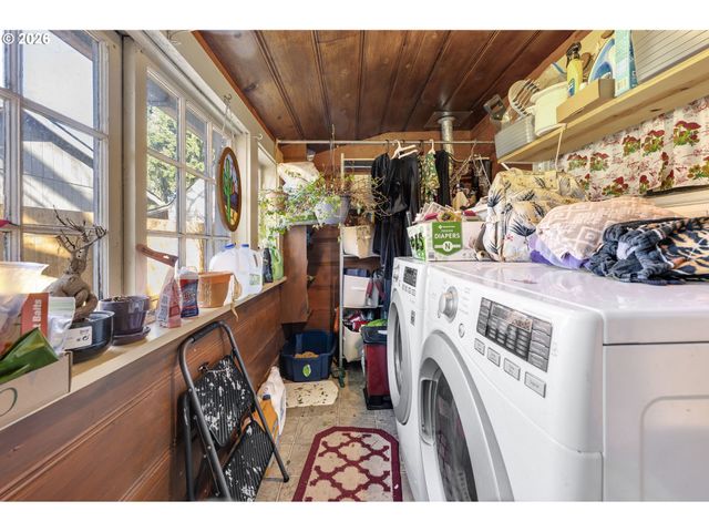 1601 Se 130TH Ave, Portland, OR 97233