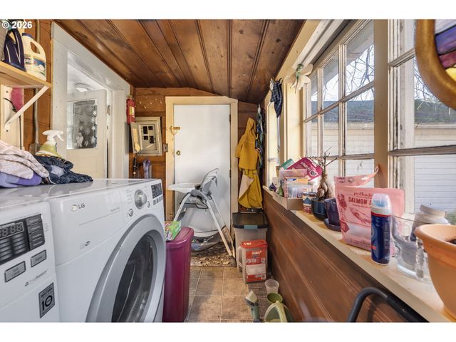 1601 Se 130TH Ave, Portland, OR 97233