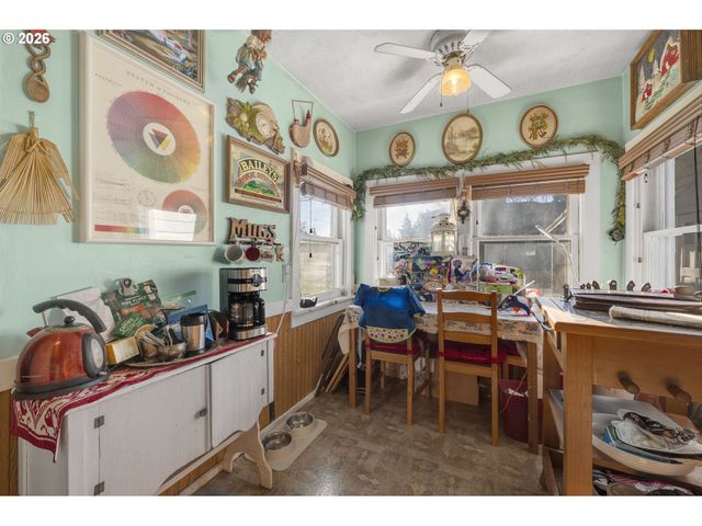 1601 Se 130TH Ave, Portland, OR 97233