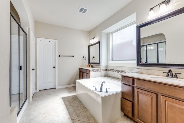 8625 Tribute Lane, Fort Worth, TX 76131