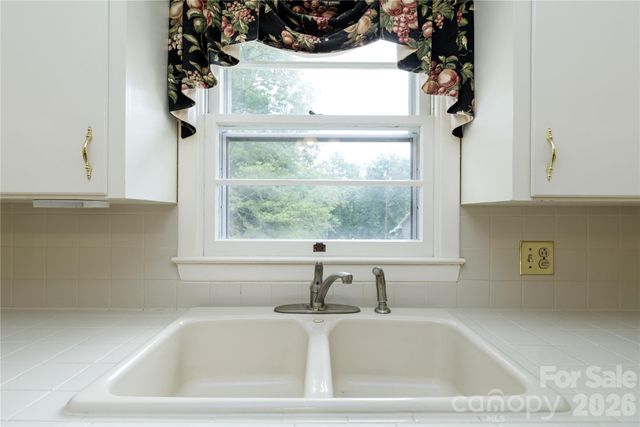 122 Whitley Road, Morganton, NC 28655