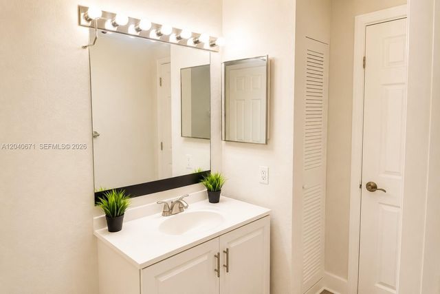 13060 Vista Isles Drive 227, Sunrise, FL 33325