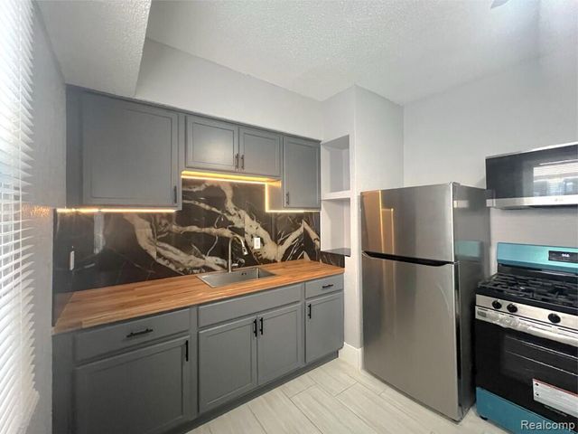 2716 Elmhurst Street, Detroit, MI 48206