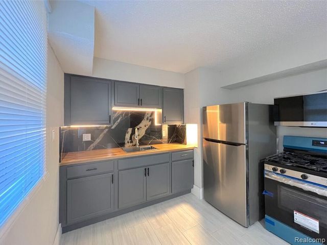 2716 Elmhurst Street, Detroit, MI 48206