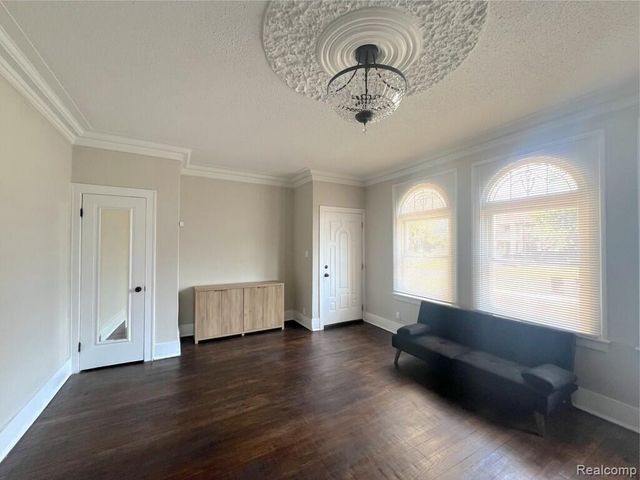 2716 Elmhurst Street, Detroit, MI 48206