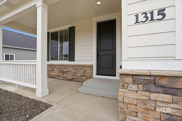 1315 White Cliffs St, Middleton, ID 83644