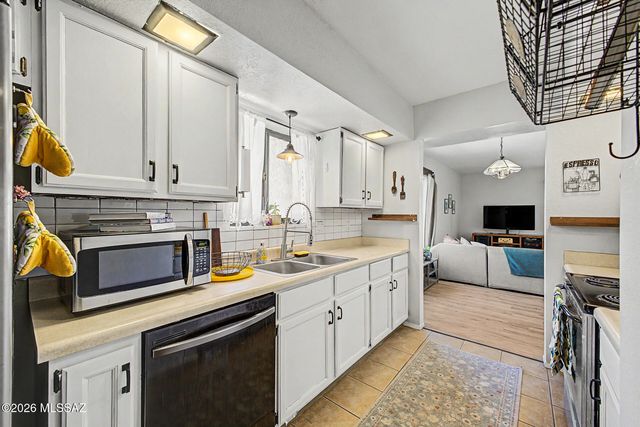 636 W Placita De Las Lomitas, Tucson, AZ 85704
