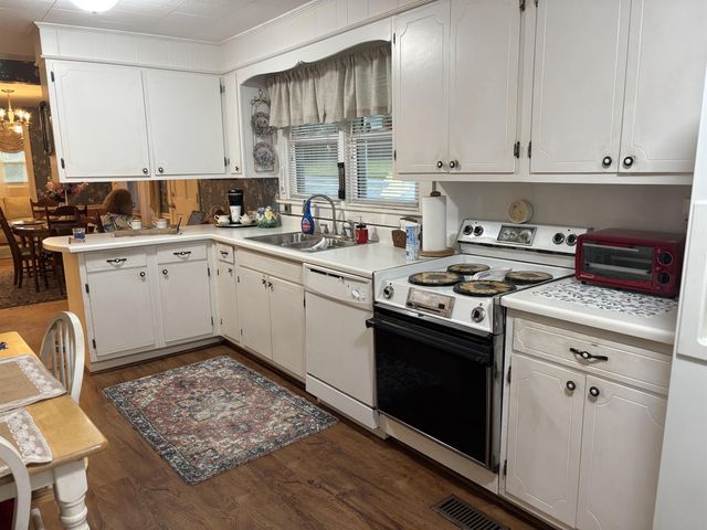 2451 Fairfield Road, Chesnee, SC 29323