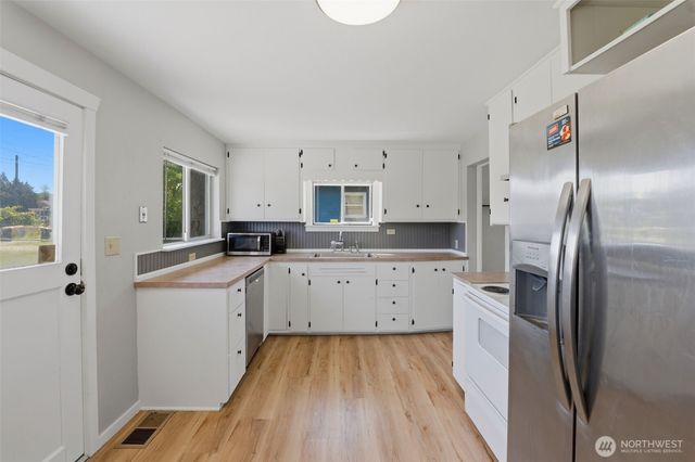 5207 S Oakes Street, Tacoma, WA 98409