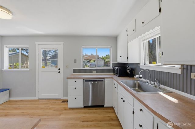 5207 S Oakes Street, Tacoma, WA 98409