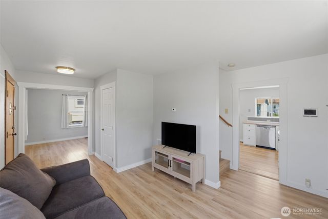 5207 S Oakes Street, Tacoma, WA 98409