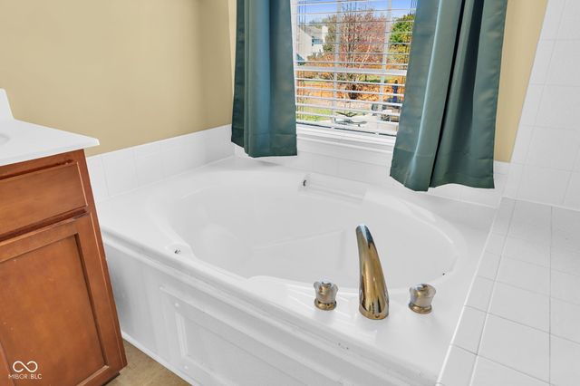 1394 Longleaf Street, Avon, IN 46123