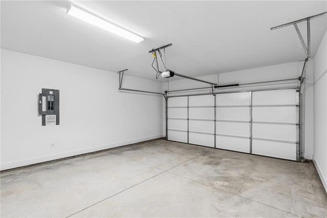 250 Strawberry Lane, Woodstock, GA 30189