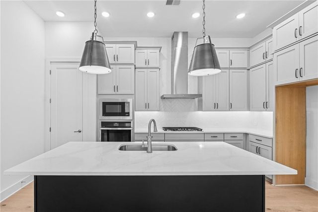 250 Strawberry Lane, Woodstock, GA 30189