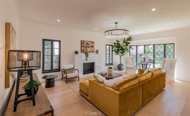 158 S Formosa Avenue, Los Angeles, CA 90036