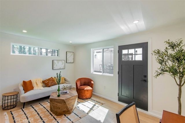 158 S Formosa Avenue, Los Angeles, CA 90036