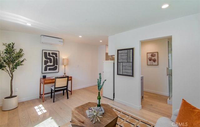 158 S Formosa Avenue, Los Angeles, CA 90036