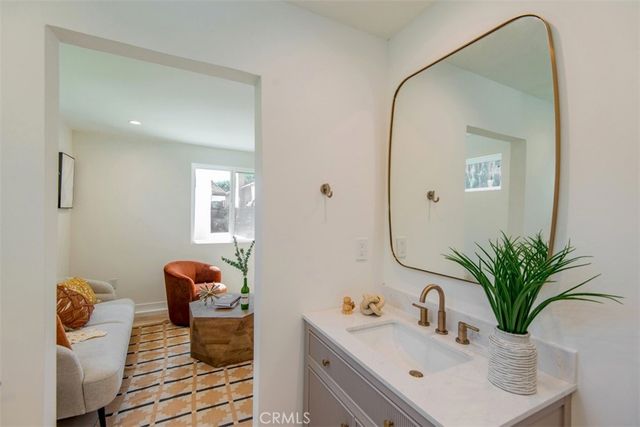 158 S Formosa Avenue, Los Angeles, CA 90036