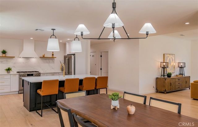 158 S Formosa Avenue, Los Angeles, CA 90036