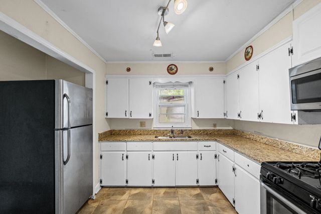 446 LENNANWOOD AVE, Covington, TN 38019