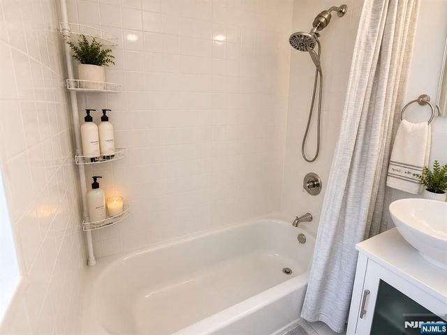 473 Blanchard Terrace 17, Hackensack, NJ 07601