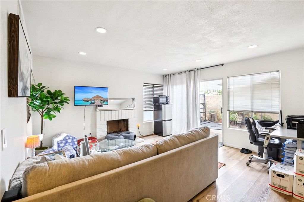 Image 9 of property listing at 3440 W Park Balboa, Orange, CA 92868